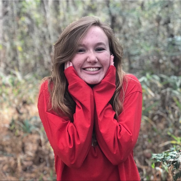 Meet your Posher, Katelyn - Picture 1 of 2